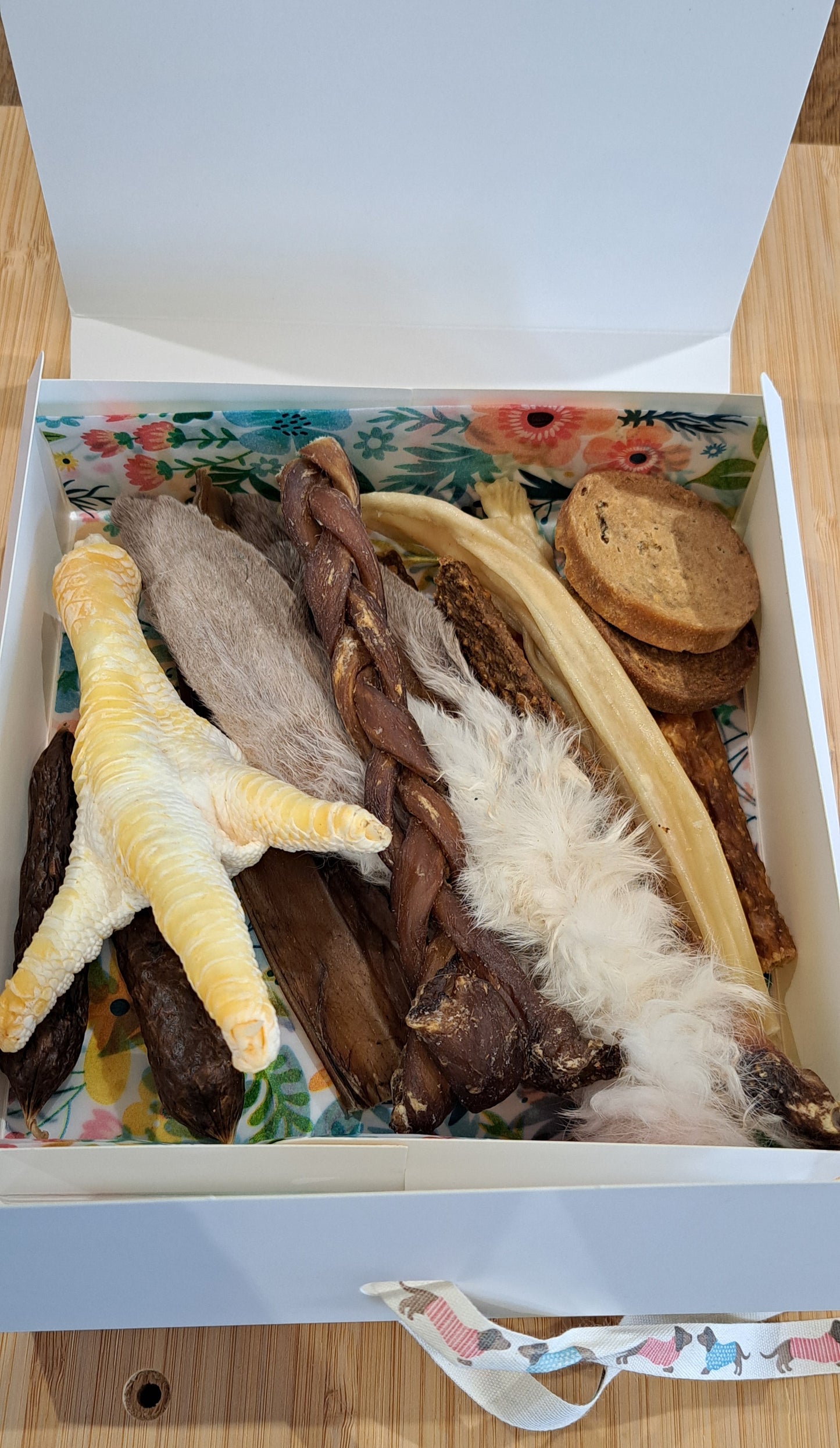 Natural Treat Box - Puppy (14 pieces)