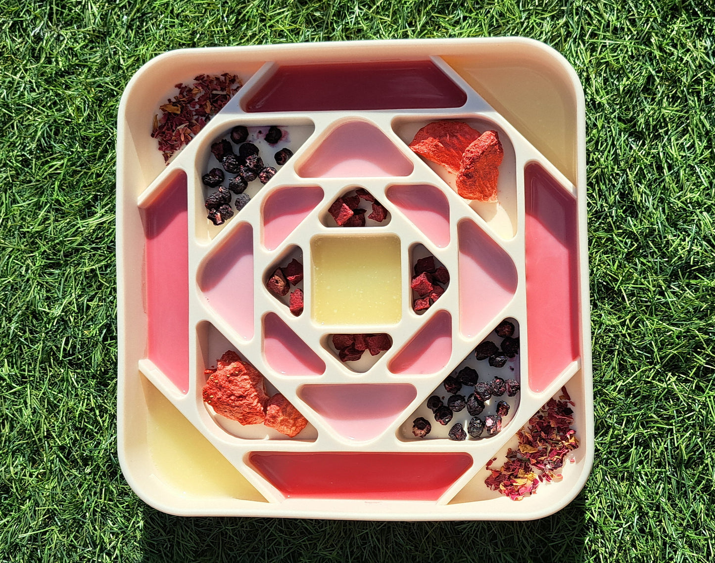 Slow Feeder Bowl - Geometric Buttercream