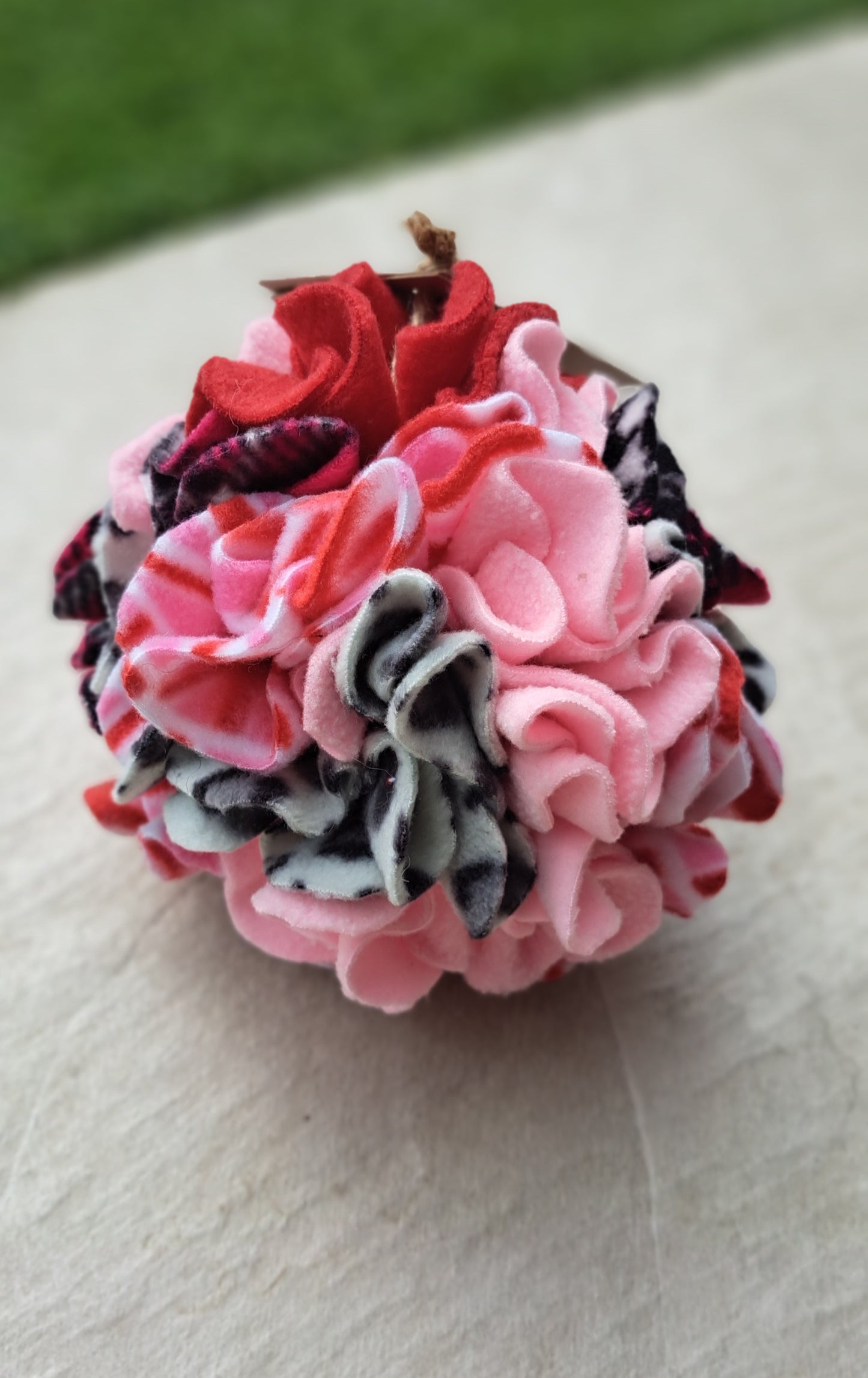 Enrichment Toy - Snuffle Ball 9inch Pink