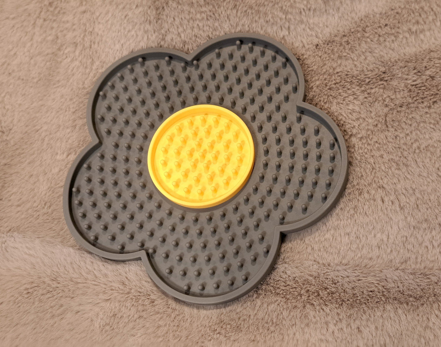 Small Flower Lick Mat - Grey