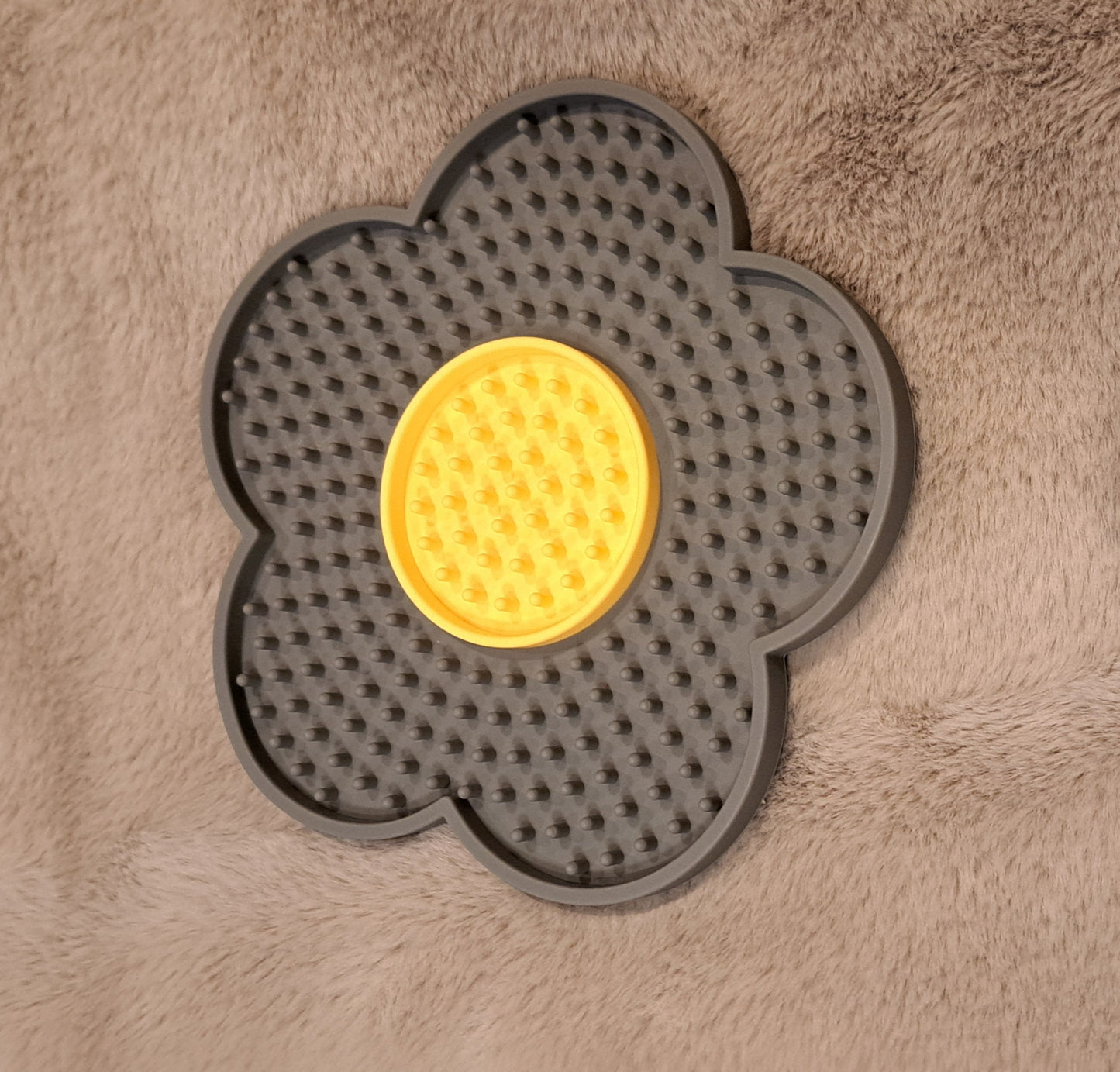 Small Flower Lick Mat - Grey