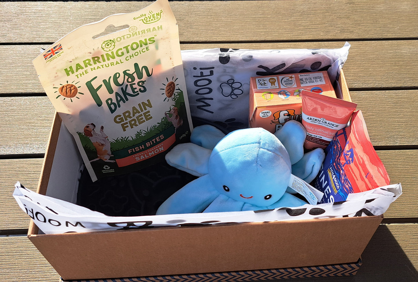 Enrichment Gift Box - Puppy (Single Protein)