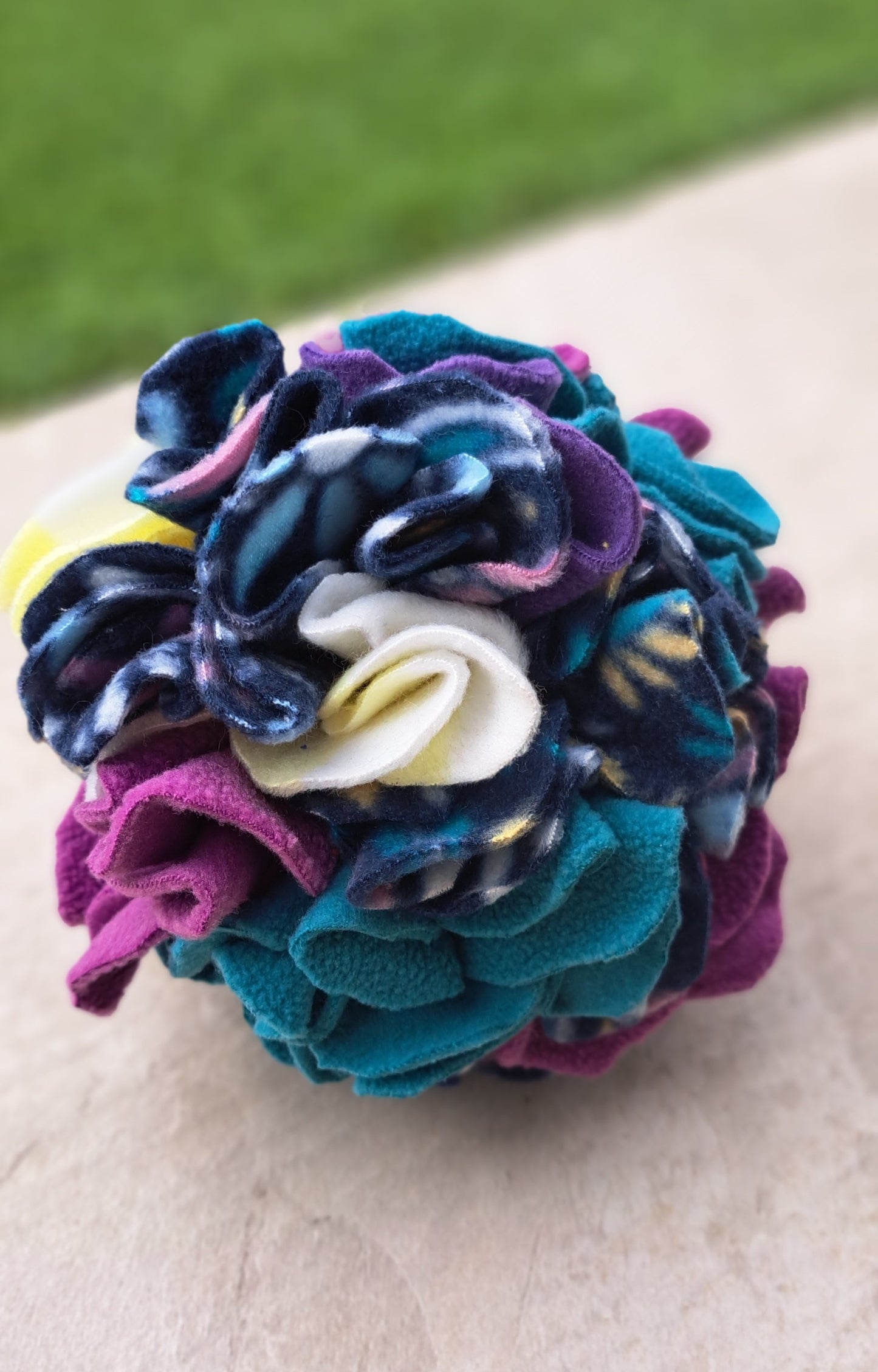 Enrichment Toy - Snuffle Ball 6inch Purple